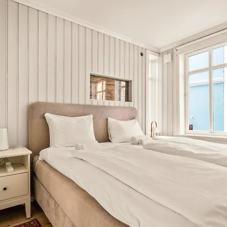 Unique & Cosy House In Center