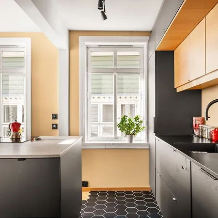 Unique & Cosy House In Center