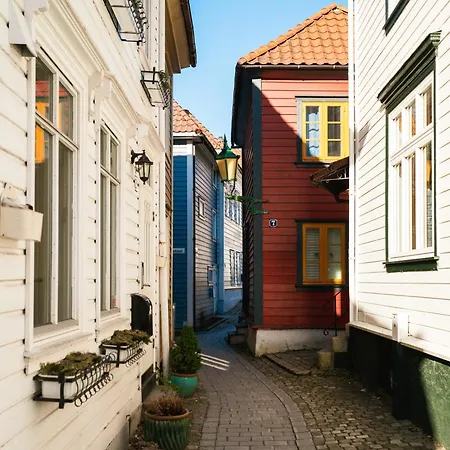 Unique & Cosy House In Center *