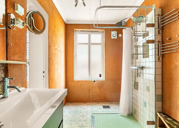 Unique & Cosy House In Center *