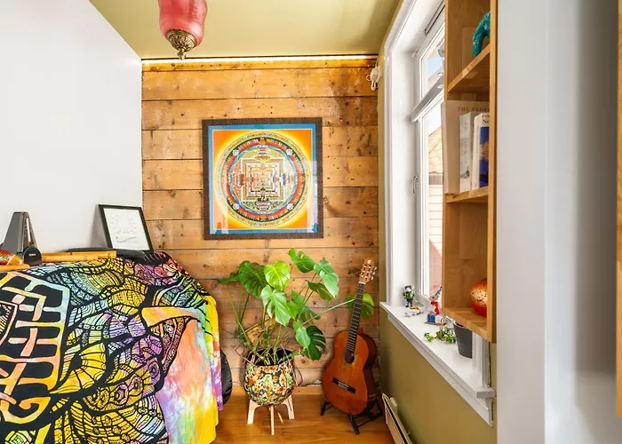 Unique & Cosy House In Center