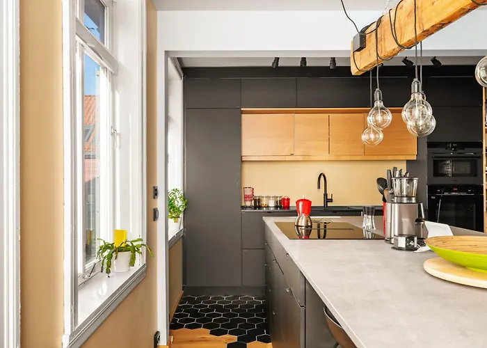 Unique & Cosy House In Center