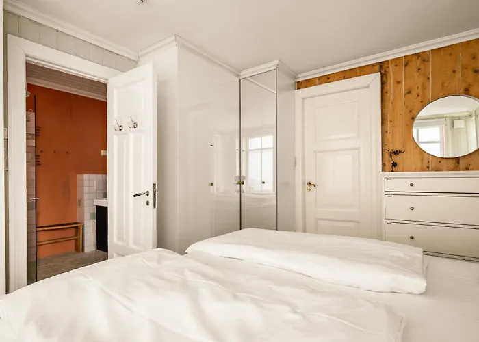 Unique & Cosy House In Center